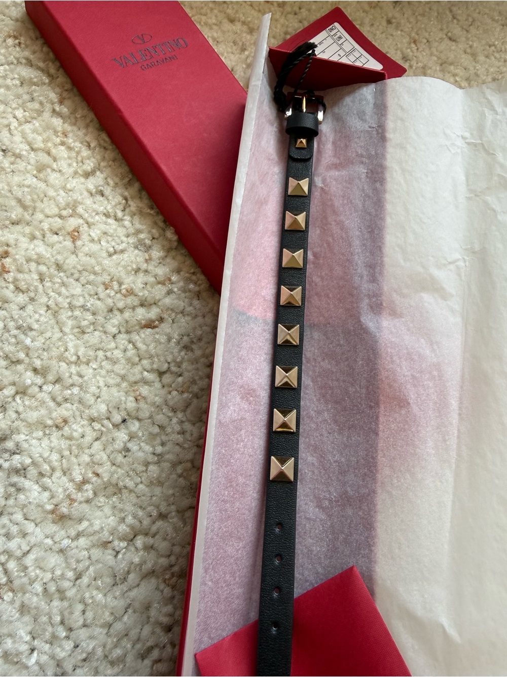 NWT Valentino Rockstud Leather Bracelet Black/Gold + Box - Picture 3 of 5